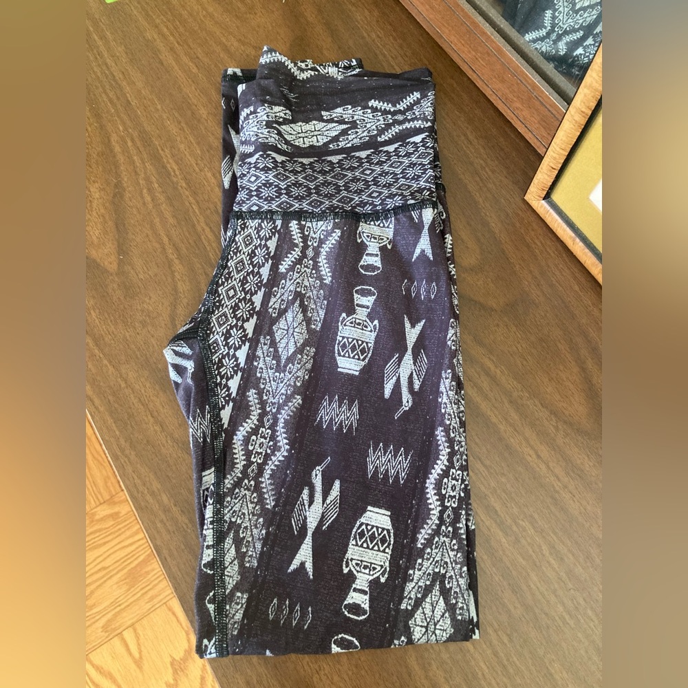 Teeki yoga pants. Size small.